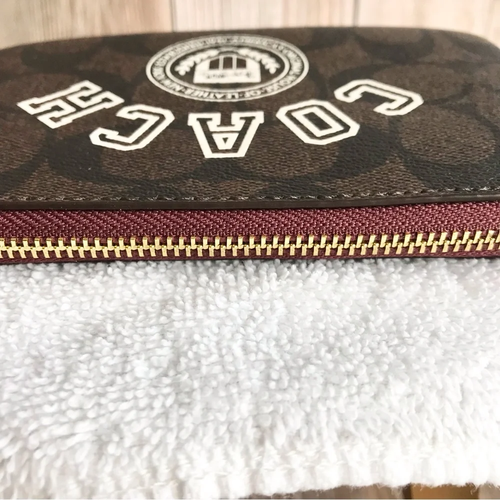 🆕 Coach Corner Zip Wristlet
